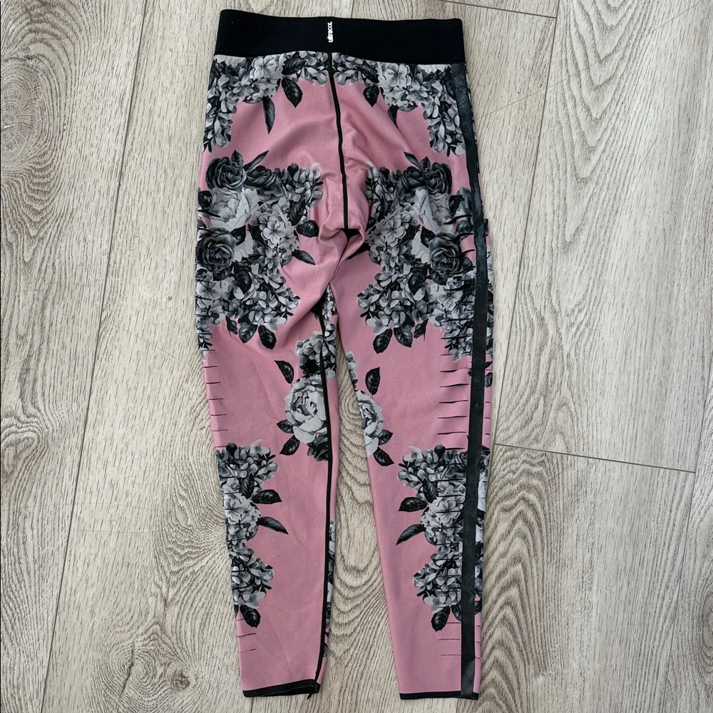 Ultracor Leggings in Pink and Black Floral - Picture 8 of 8